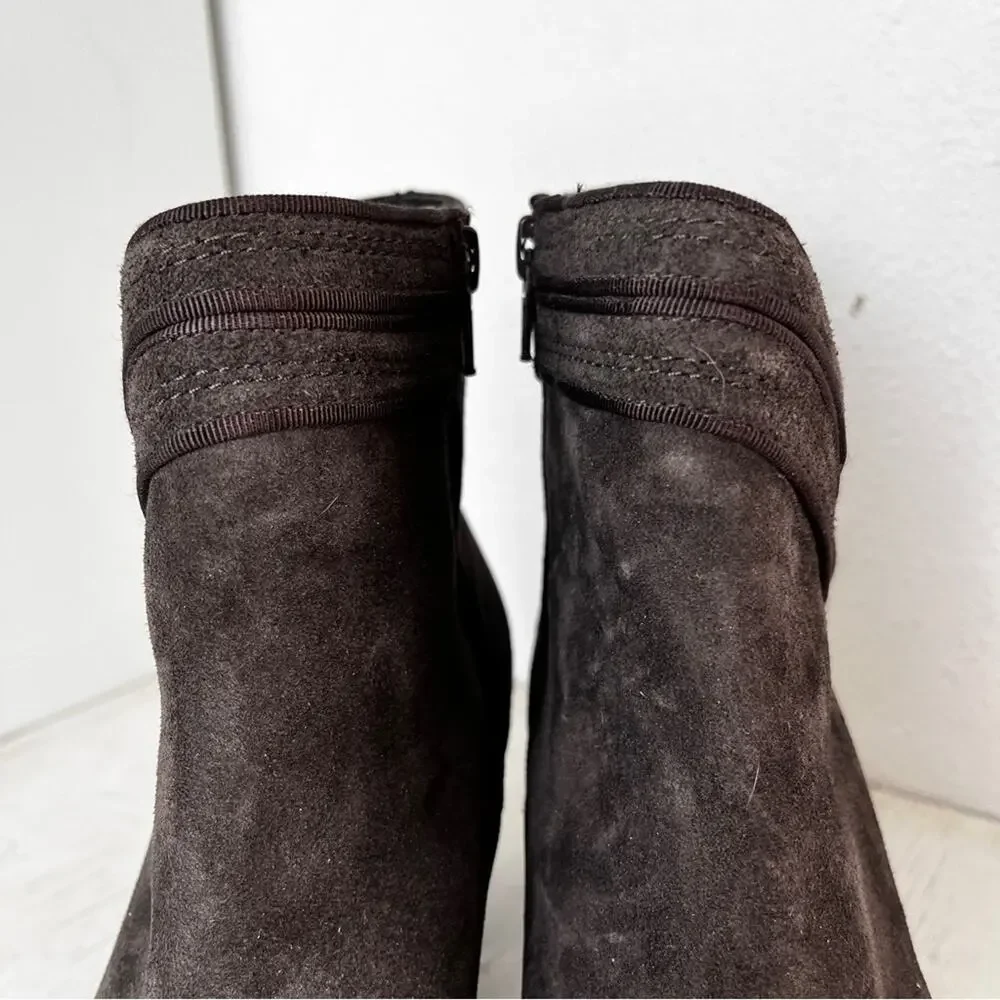 Clarks Brown Suede Ankle Boots Block Heel Button detail size 8